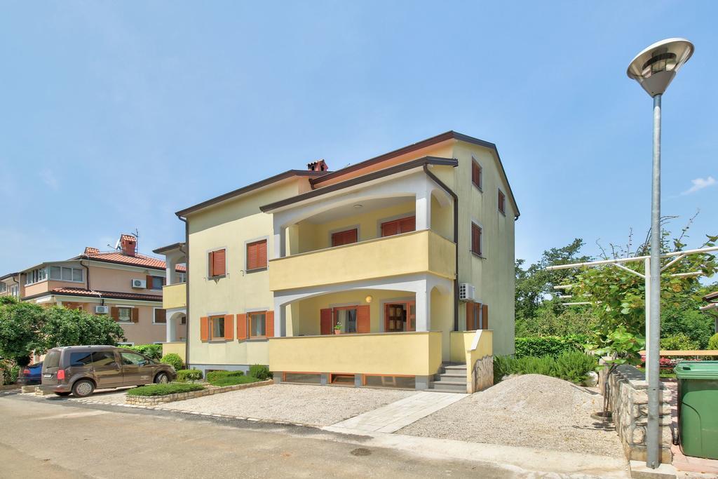 Apartments Vera Умаг Экстерьер фото